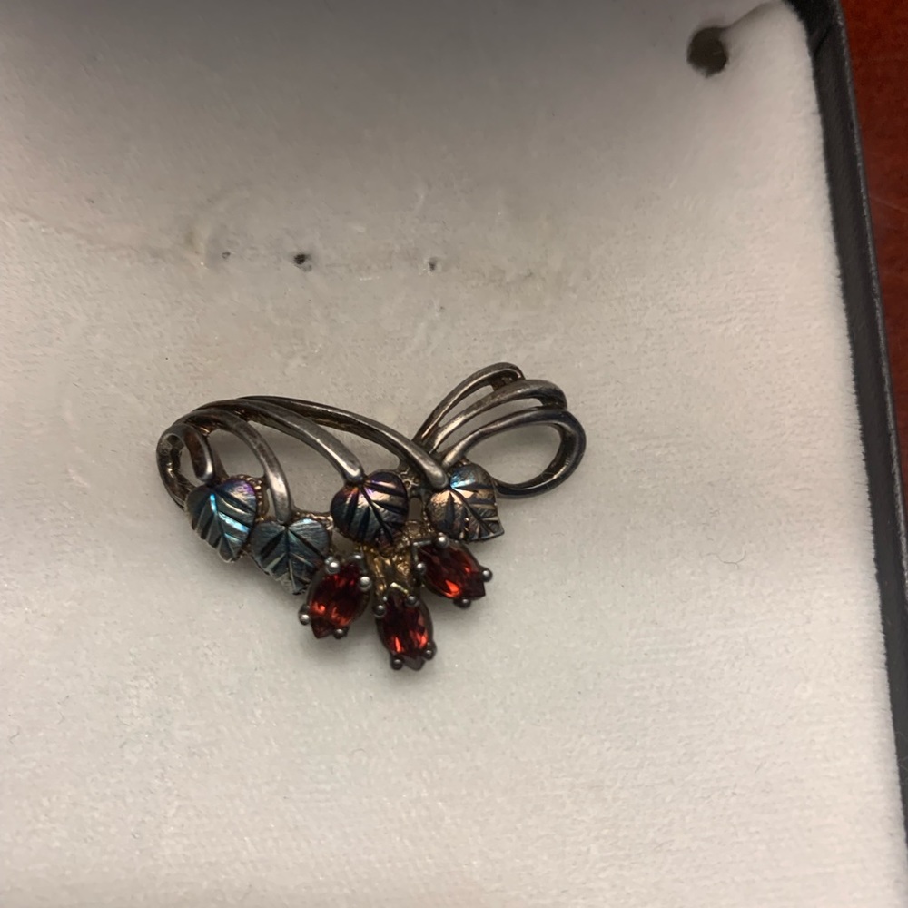 Vintage Black Hills Gold Pendant with Garnets